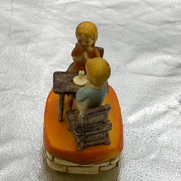 Vintage Price Import Music Box Boy Girl‎ praying at table Hong Kong Rotates - Picture 7 of 12